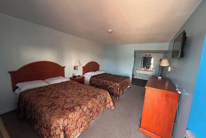 Room 6 of 15