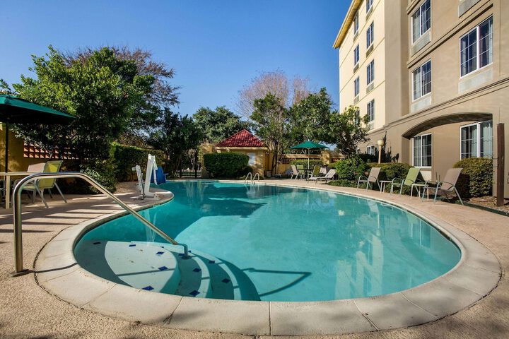 Pool 6 of 30
