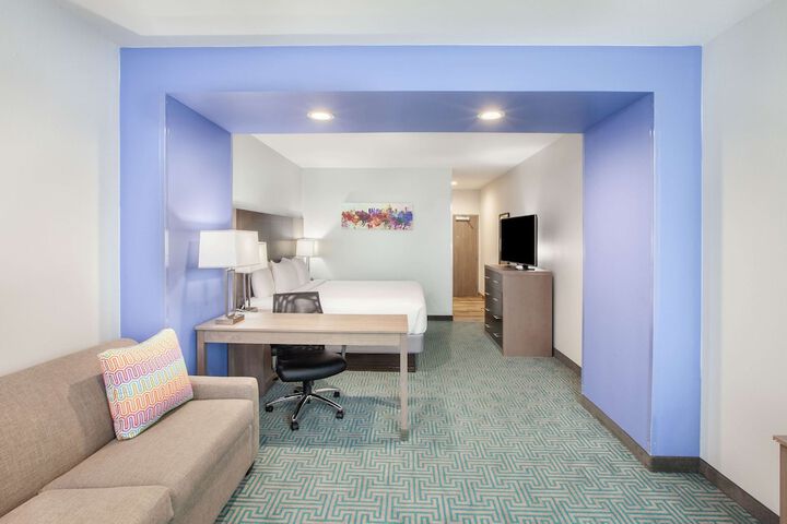Room 19 of 38