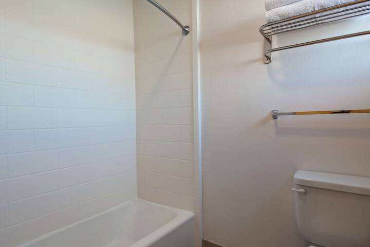 Room 12 of 25