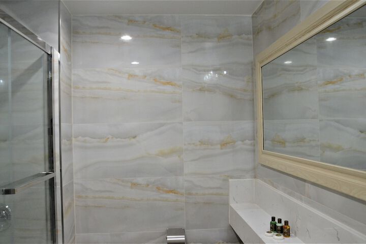 Room 12 of 26
