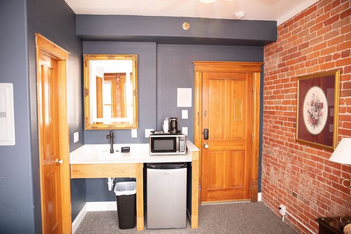 Room 50 of 110