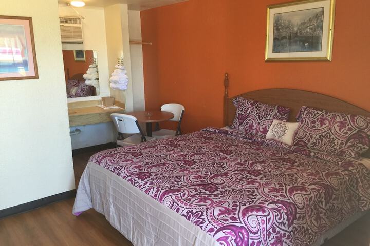 Room 10 of 11