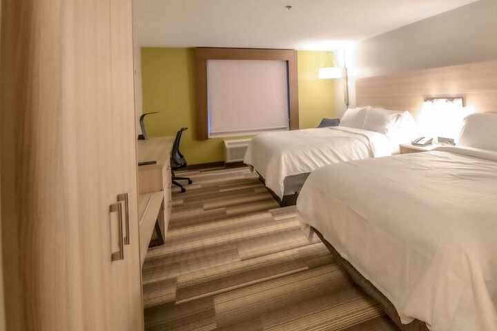 Room 21 of 32