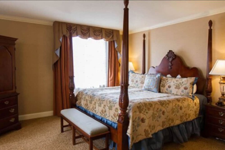 Room 30 of 61