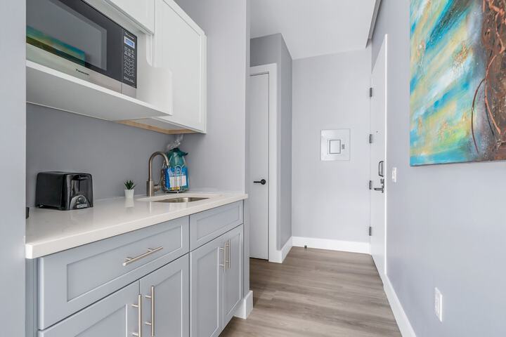 Global Luxury Suites at the Arches
