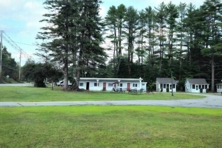 Pilgrim Inn & Cottages