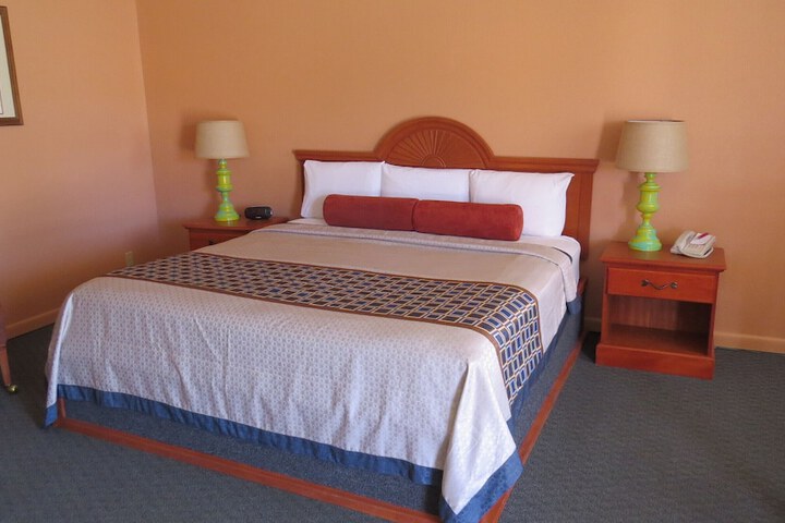Room 26 of 87