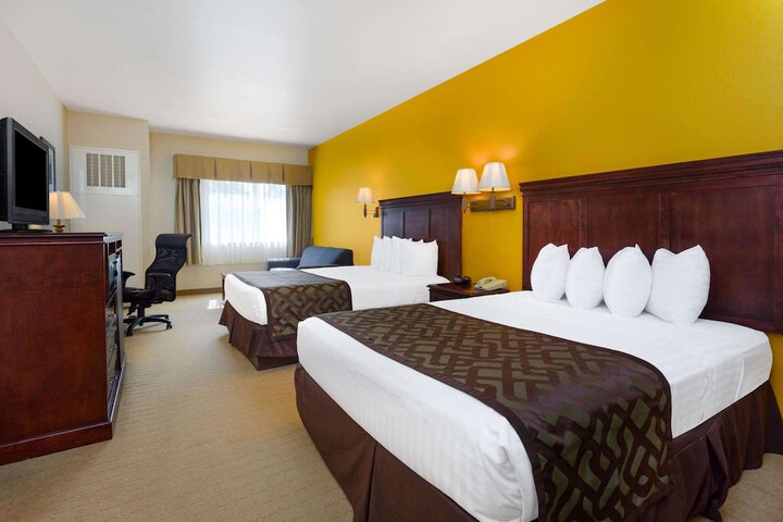 Room 33 of 61