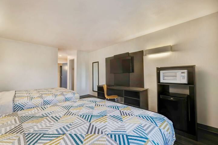 Room 15 of 25