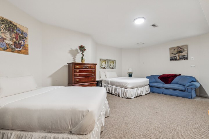 Room 9 of 129
