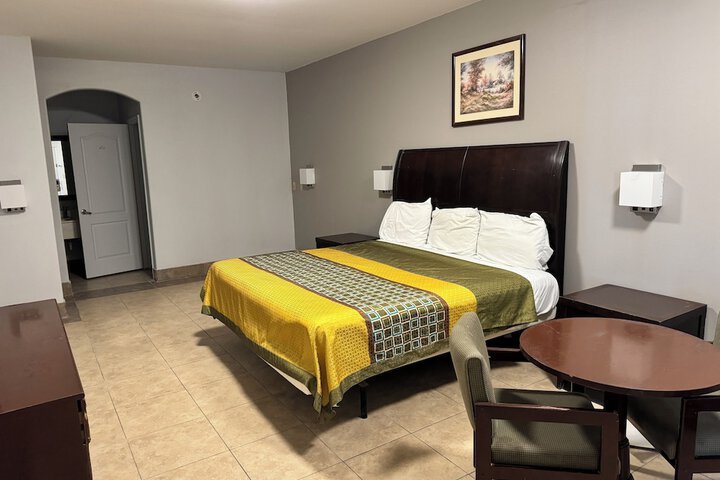 Texas Inn and Suites City Center at University Dr.