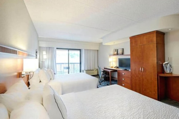 Room 14 of 33