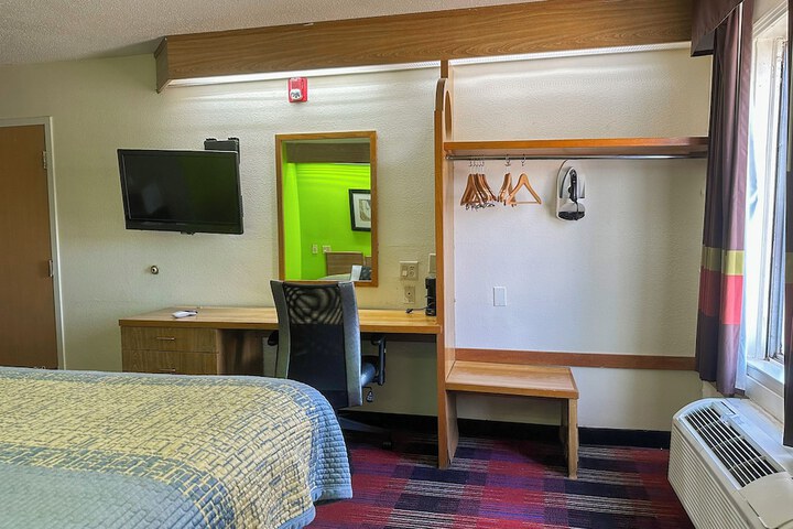Classic Inn by Townhouse American Way Memphis I 240