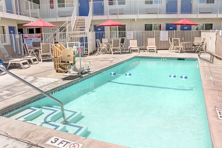 Motel 6 Lancaster CA