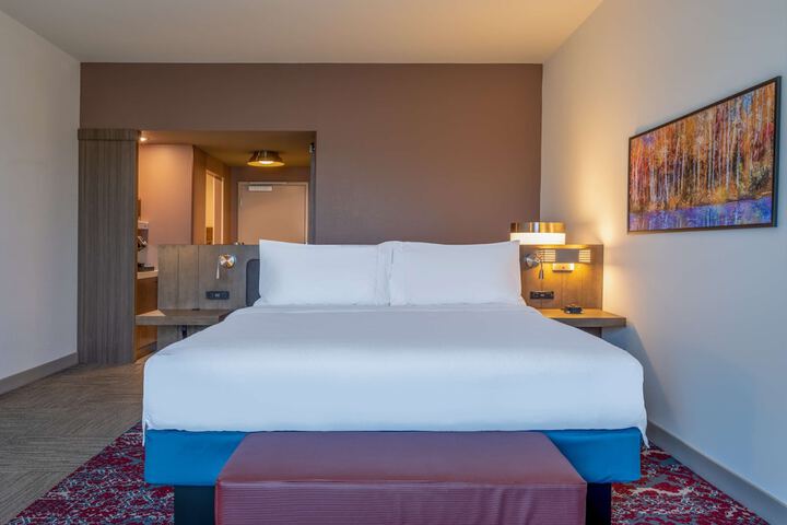 Room 16 of 42