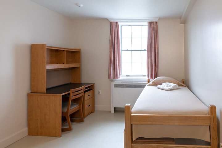 Room 21 of 69