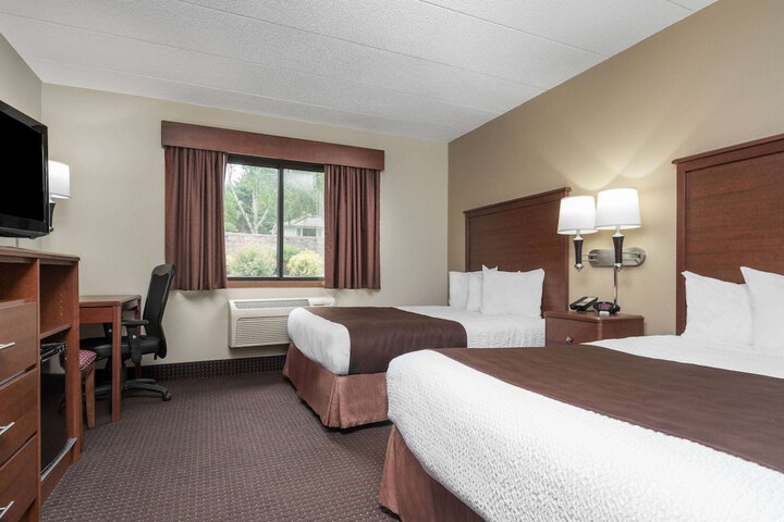AmericInn by Wyndham Lake City