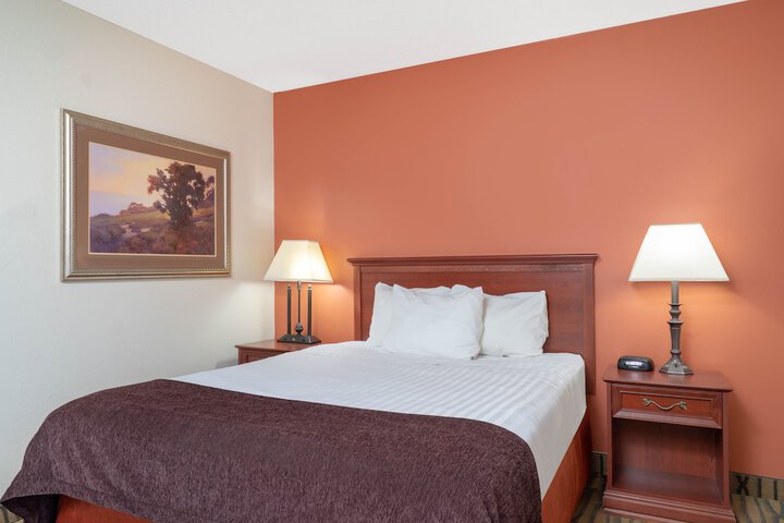 Room 18 of 23