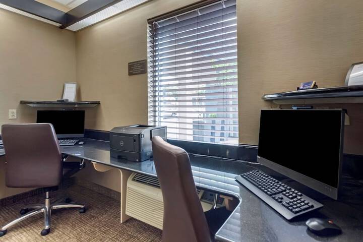 Business Center 38 of 38