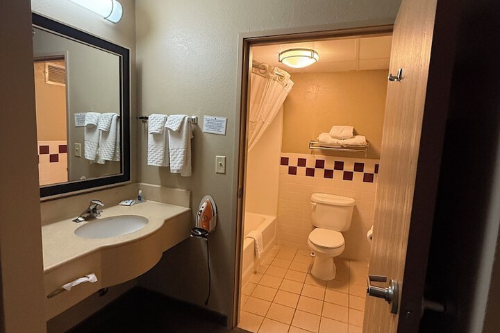 Rodeway Inn Hesston