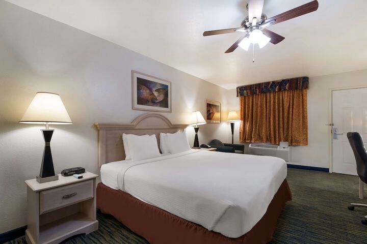 Room 7 of 38