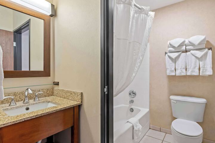 Room 32 of 49