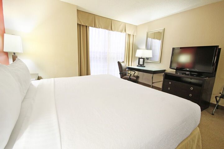 SAWGRASS GRAND HOTEL AND SUITES SPORTS C