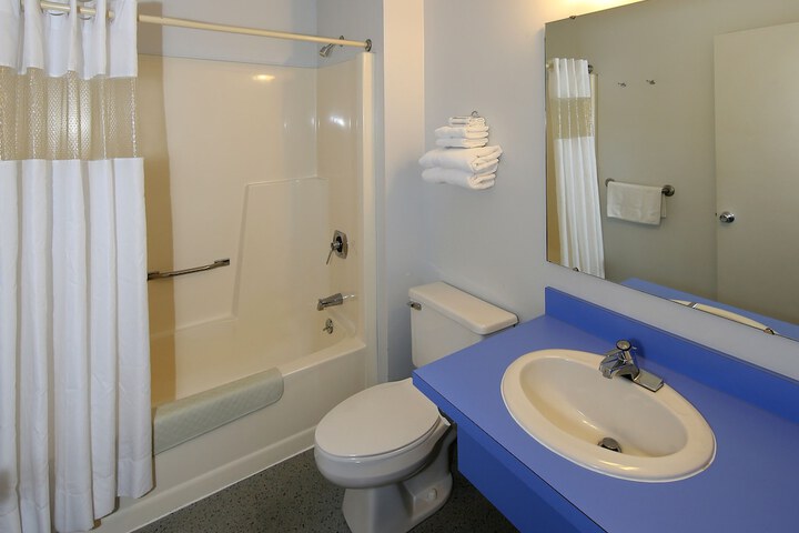 Room 16 of 22