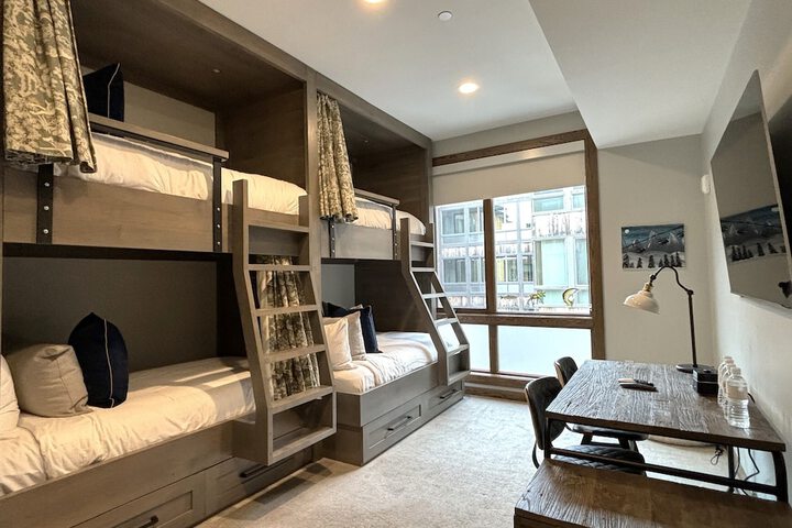 Room 124 of 306