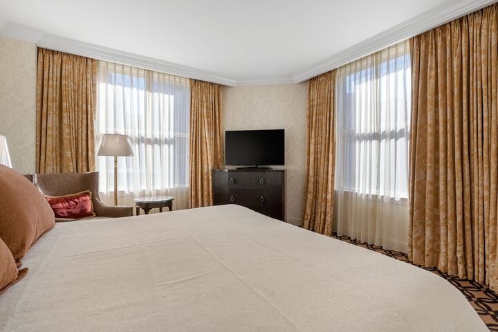 Room 37 of 155