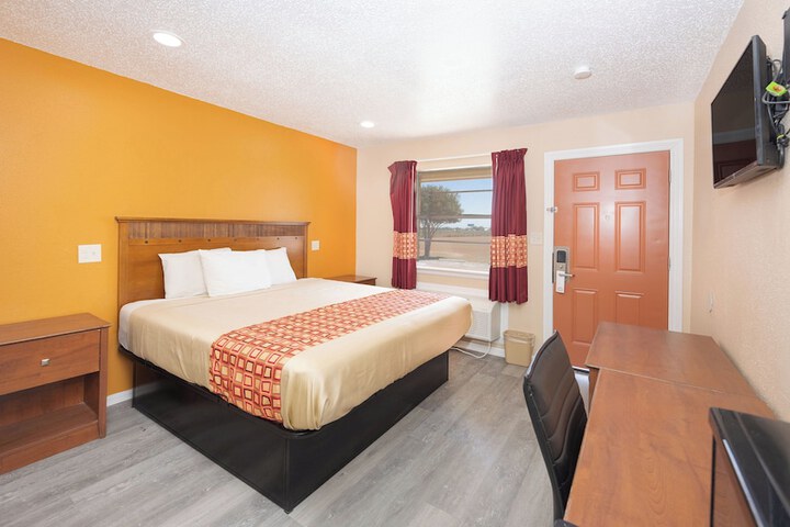 Room 28 of 38