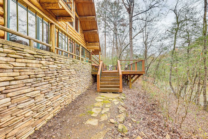 Fish Boat & Hike: Pet-friendly Cabin in Arkansas