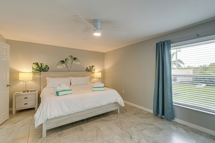 Englewood Vacation Rental w / Private Heated Pool!
