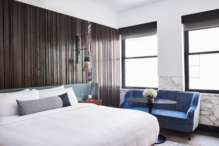 Room 4 of 17