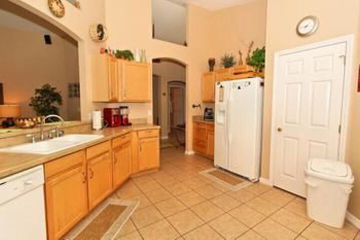 BRAND NEW 4 Bedroom Holiday home by Follow the sun vacation Rentals