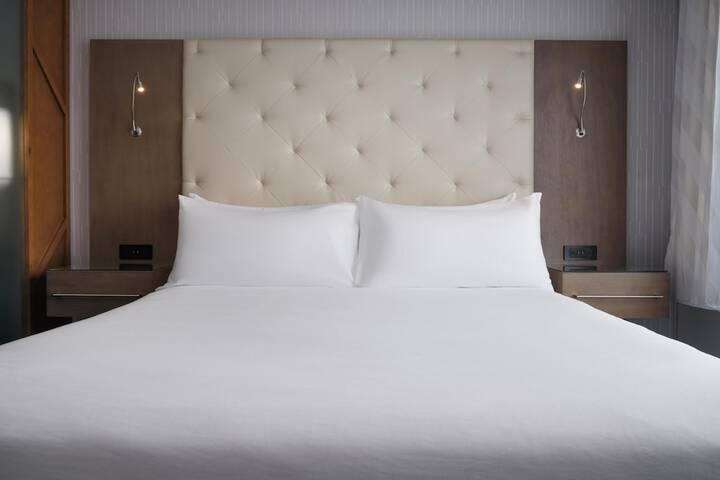 Best Western Premier Hotel at Fishers Landing