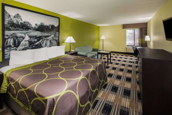 Room 12 of 19