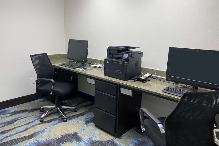 Business Center 20 of 20