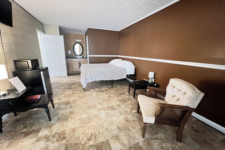 Room 16 of 27