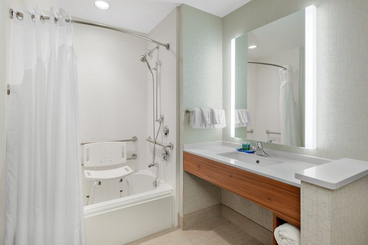 Holiday Inn Express & Suites Ontario by IHG