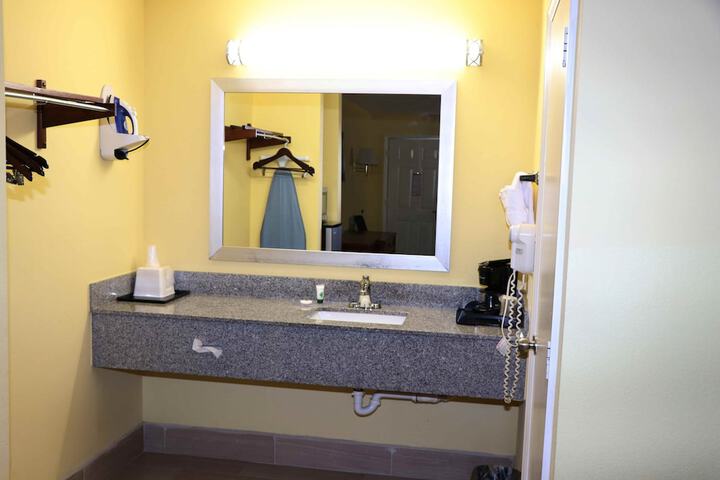 Loyalty Inn Hawkinsville