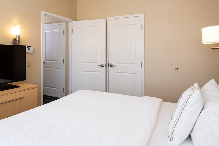 Room 13 of 25