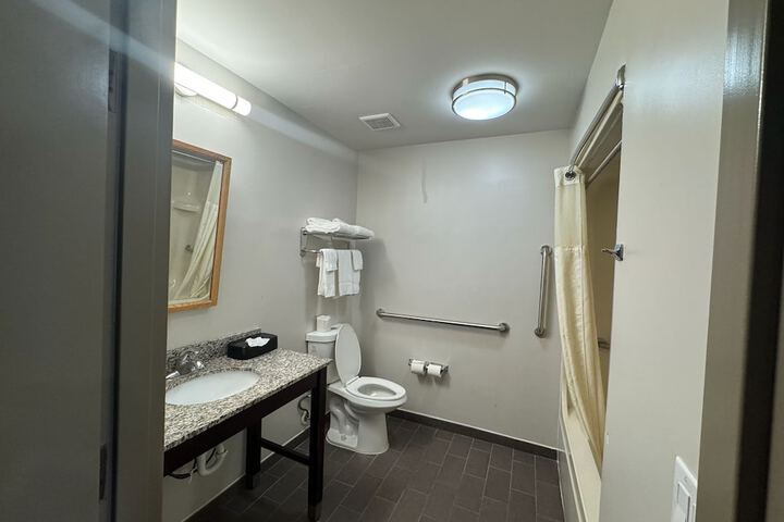 Wingate by Wyndham Bel Air I-95 Exit 77A / APG Area