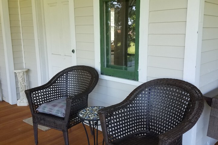 Oaklawn Inn LLC