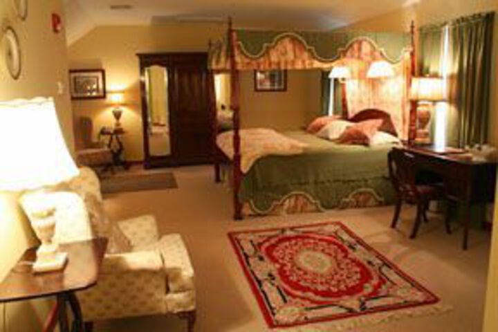 Longwood Country Inn