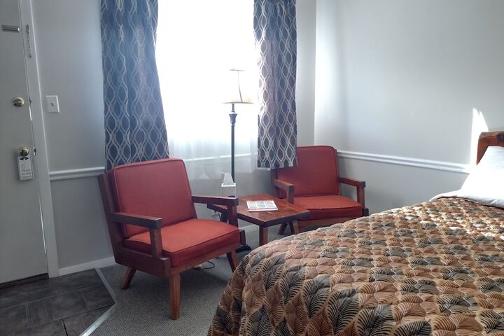 Room 50 of 76