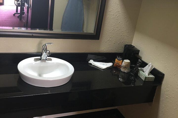 Super 9 Motel