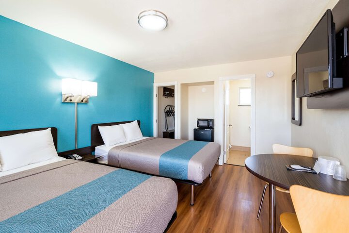 Room 17 of 26