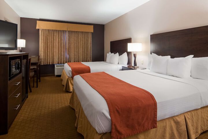 Best Western Flora Inn